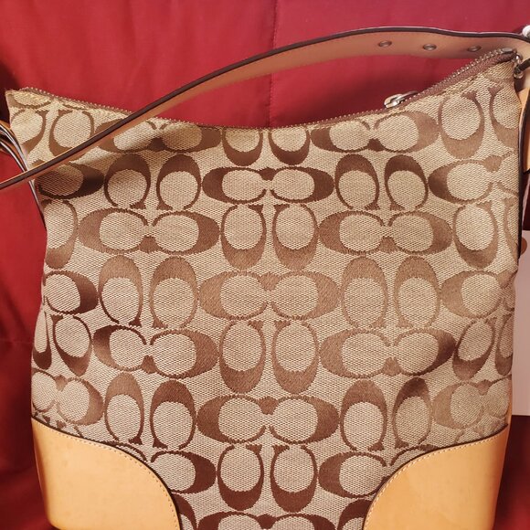 Coach Signature Crossbody - Picture 3 of 12